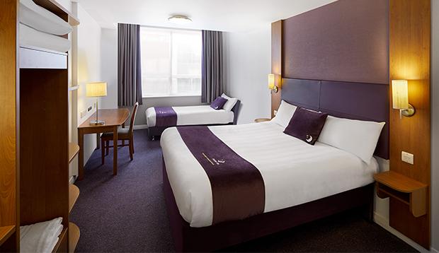 Premier Inn London Victoria Exterior photo